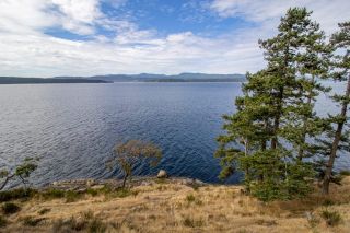 Photo 1: 262 PHILLIMORE POINT Road: Galiano Island House for sale (Islands-Van. & Gulf)  : MLS®# R2807780