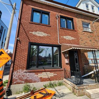 Photo 1: Upper 206 Bathurst Street in Toronto: Kensington-Chinatown House (2-Storey) for lease (Toronto C01)  : MLS®# C5986756