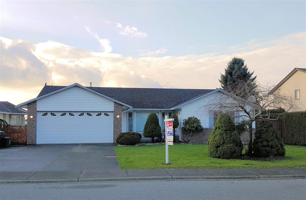 Main Photo: 5185 219 Street in Langley: Murrayville House for sale in "Murrayville" : MLS®# R2326124