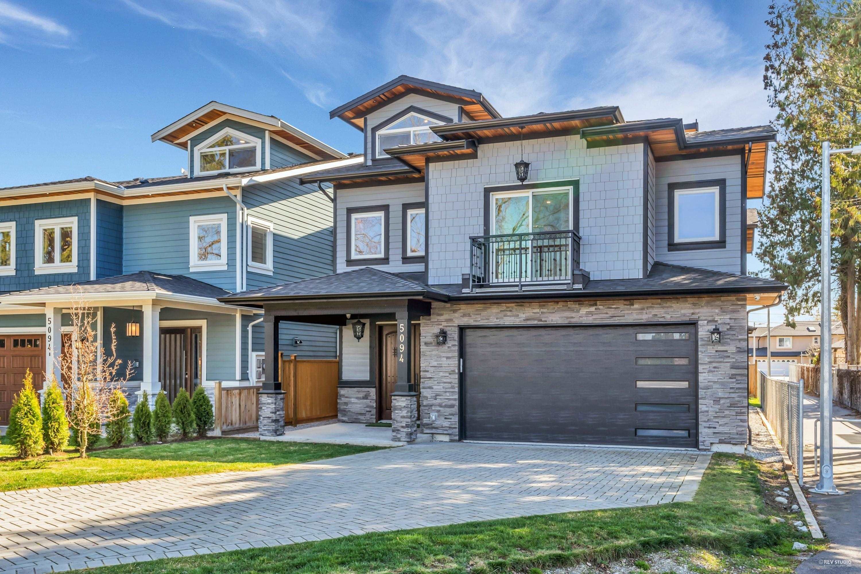 Main Photo: 5094A BENTLEY Drive in Delta: Hawthorne House for sale (Ladner)  : MLS®# R2830729