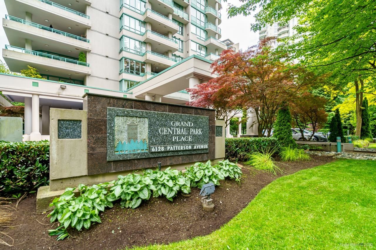 Main Photo: 20C 6128 PATTERSON Avenue in Burnaby: Metrotown Condo for sale in "Grand Central Park Place" (Burnaby South)  : MLS®# R2702735