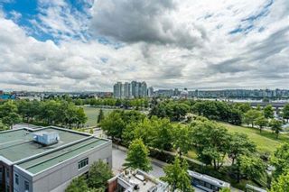 Photo 4: 1010 550 TAYLOR Street in Vancouver: Downtown VW Condo for sale in "The Taylor" (Vancouver West)  : MLS®# R2749314