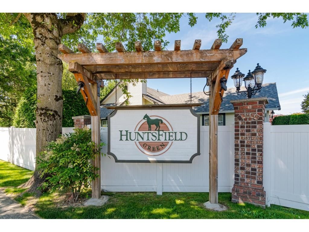 Welcome to #19 - 21848 50 Ave., Langley at the sought-after 55+ gated complex Huntsfield Green!