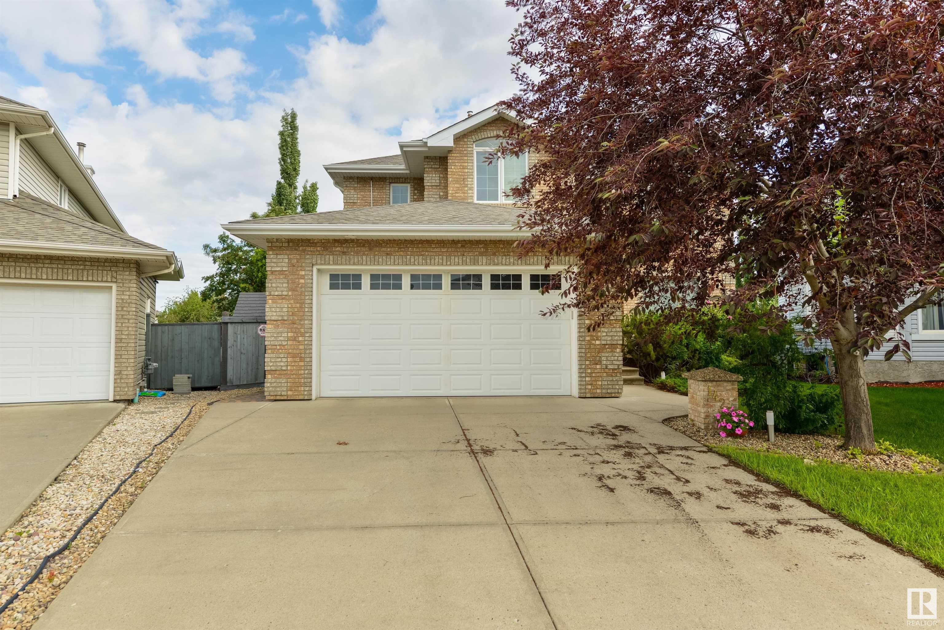 Main Photo: 1420 BISHOP Point in Edmonton: Zone 55 House for sale : MLS®# E4348116