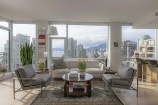Photo 2: 1704 1455 HOWE STREET in Vancouver: Yaletown Condo for sale (Vancouver West)  : MLS®# R2263056