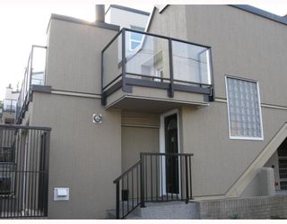 Photo 1: 10 1350 W 6TH Avenue in Vancouver: Fairview VW Townhouse for sale in "PEPPER RIDGE" (Vancouver West)  : MLS®# V752874