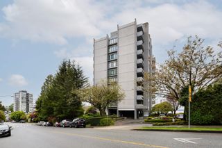 Photo 1: 301 1930 BELLEVUE Avenue in West Vancouver: Ambleside Condo for sale in "SEAWIND" : MLS®# R2727336