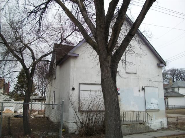 Main Photo: 201 Powers Street in Winnipeg: North End Residential  (Central Winnipeg)  : MLS®# 1005152