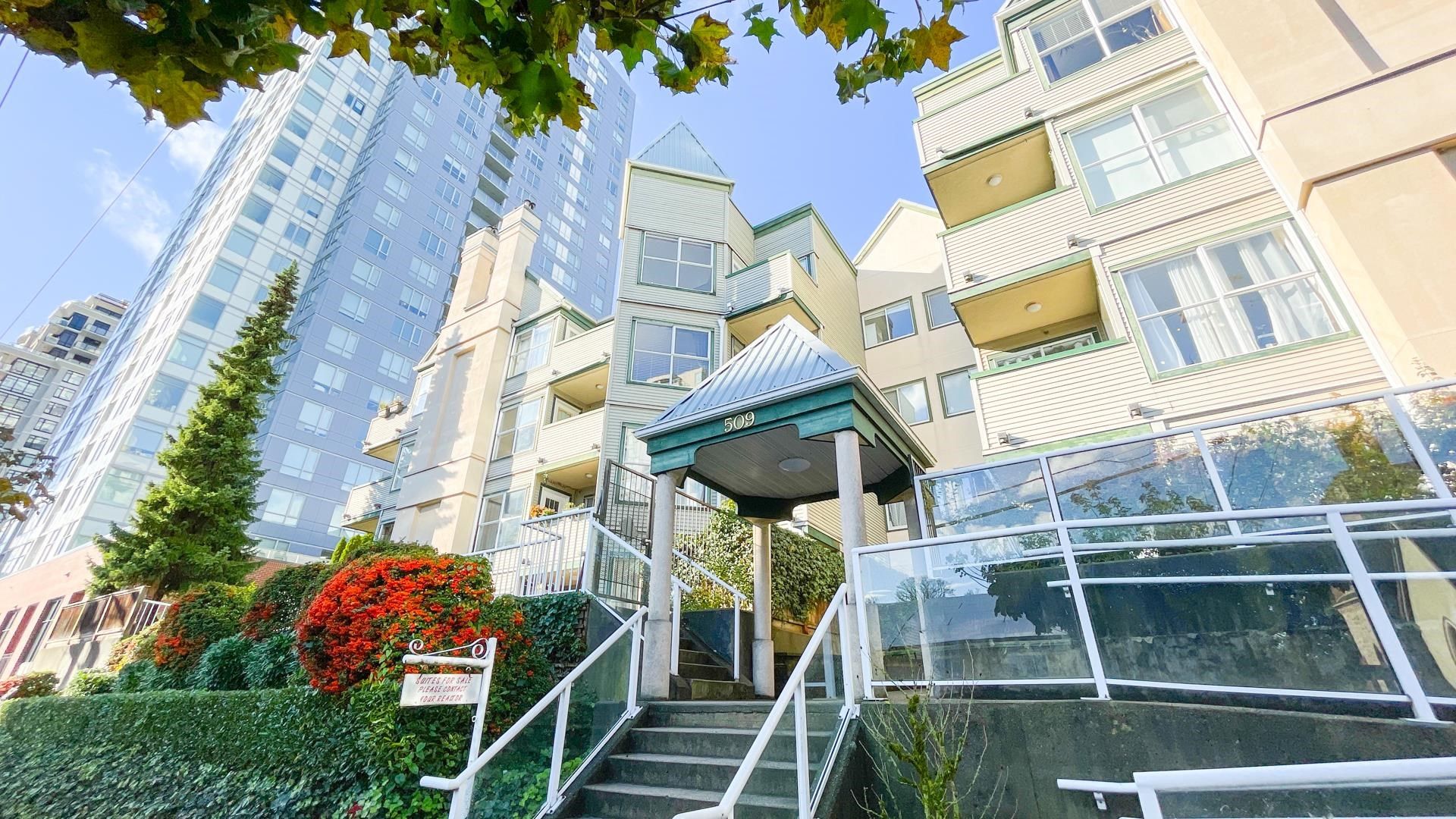Main Photo: 309 509 CARNARVON Street in New Westminster: Downtown NW Condo for sale : MLS®# R2830497