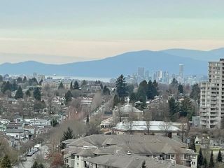 Photo 10: 1201 5665 BOUNDARY Road in Vancouver: Collingwood VE Condo for sale in "WALL CENTRE PARK SOUTH TOWER" (Vancouver East)  : MLS®# R2657821