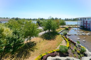 Photo 2: 405 4600 WESTWATER Drive in Richmond: Steveston South Condo for sale in "COPPER SKY" : MLS®# R2800194
