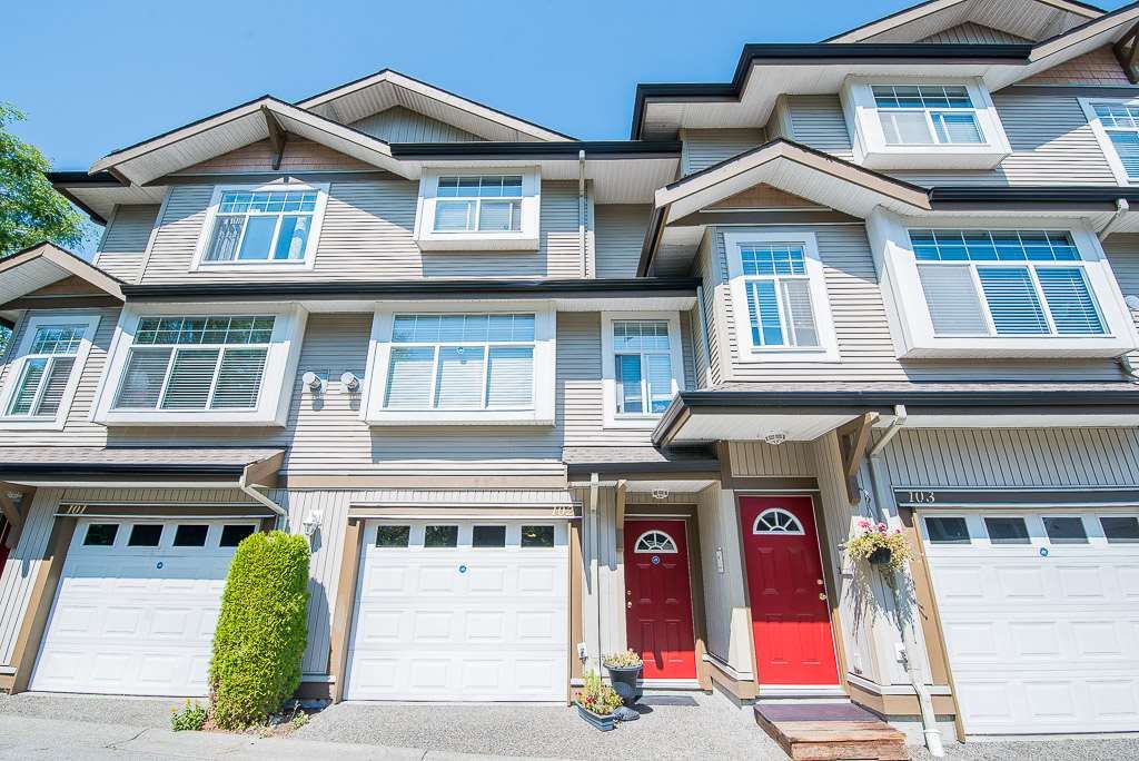 Main Photo: 102 9580 PRINCE CHARLES Boulevard in Surrey: Queen Mary Park Surrey Townhouse for sale : MLS®# R2295935