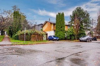Photo 3: 668 E 20TH Avenue in Vancouver: Fraser VE House for sale (Vancouver East)  : MLS®# R2695718