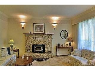 Photo 3: 753 Mapleton Pl in VICTORIA: SW Royal Oak House for sale (Saanich West)  : MLS®# 346393