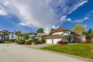 Photo 2: 3747 BRACEWELL Court in Port Coquitlam: Oxford Heights House for sale : MLS®# R2703164
