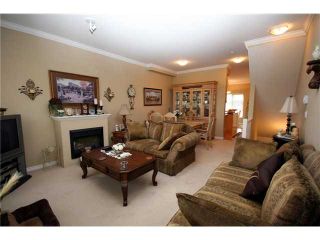Photo 3: 9 13028 NO 2 Road in Richmond: Steveston South Townhouse for sale in "Water Side Village" : MLS®# V915444