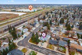 Photo 3: 95 BROWN Crescent in Saskatoon: Adelaide/Churchill Residential for sale : MLS®# SK951747