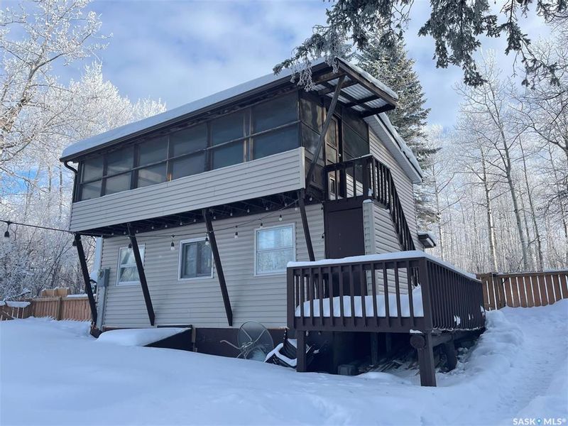 FEATURED LISTING: 70 Oskunamoo Drive Greenwater Provincial Park