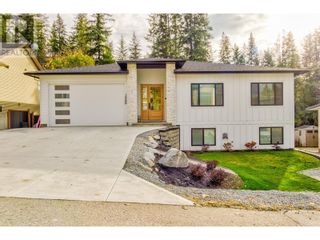 Photo 1: 3080 28 Avenue NE in Salmon Arm: House for sale : MLS®# 10303867