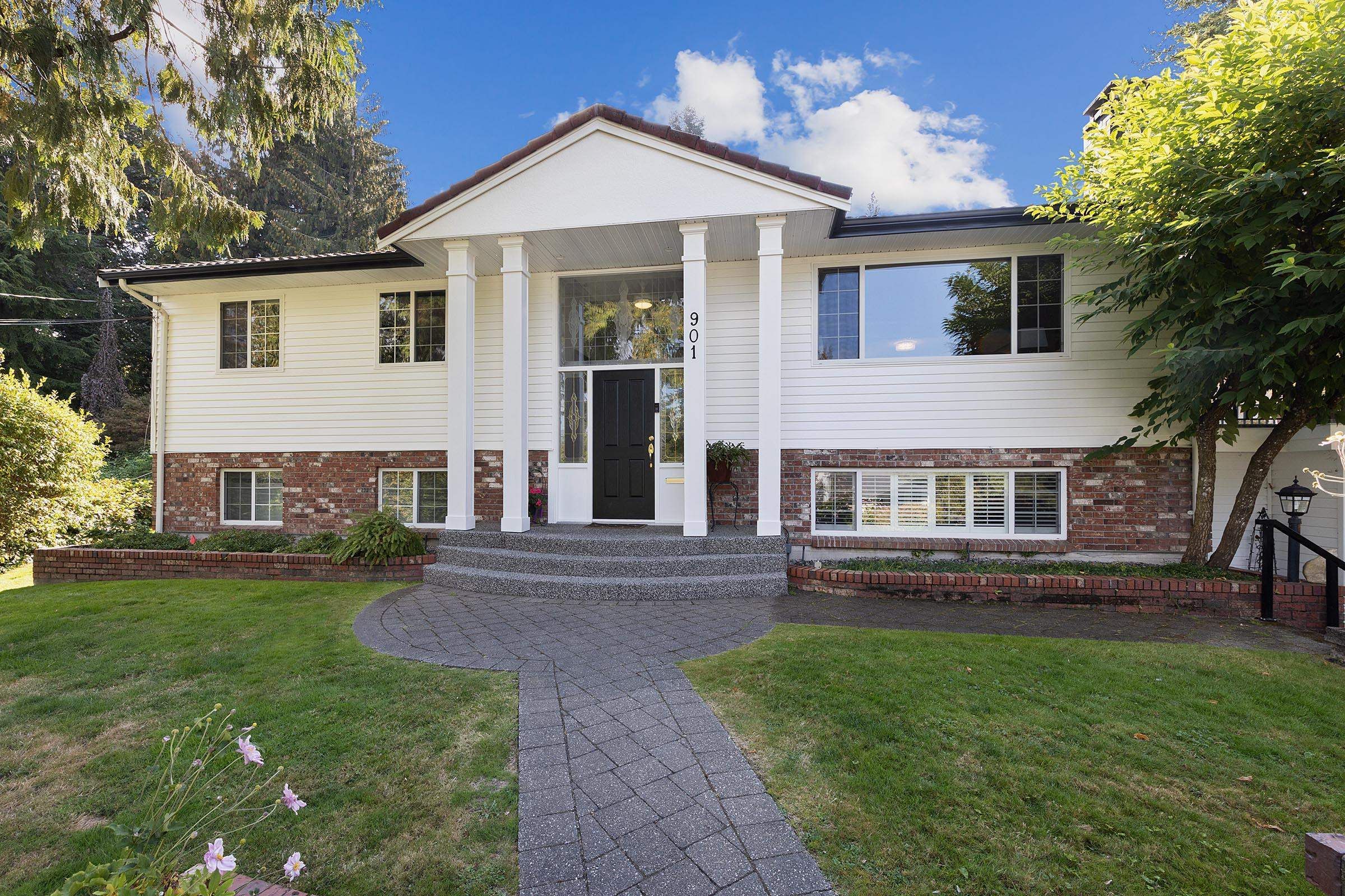 Main Photo: 901 FRESNO PLACE in Coquitlam: Harbour Place House for sale : MLS®# R2733172