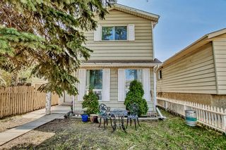 Photo 3: 47 Erin Croft Crescent SE in Calgary: Erin Woods Detached for sale : MLS®# A2048815
