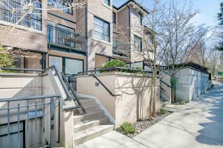 Photo 3: 25 1863 WESBROOK Mall in Vancouver: University VW Townhouse for sale in "ESSE" (Vancouver West)  : MLS®# R2354071