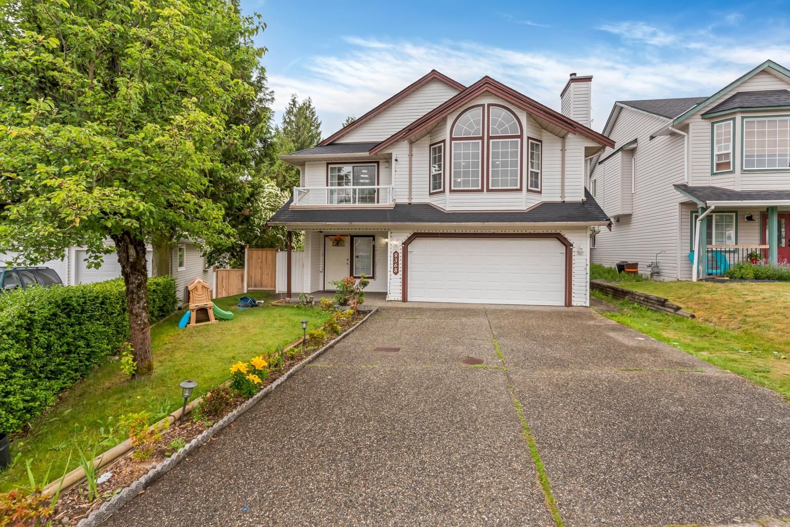 Main Photo: 8368 CASSELMAN Crescent in Mission: Mission BC House for sale in "Cherry Ridge Estates" : MLS®# R2791746
