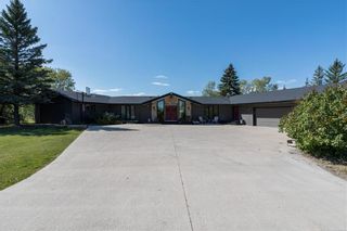 Photo 1: 10 ESTATE Road in Winnipeg: South Transcona Residential for sale (3N) 
