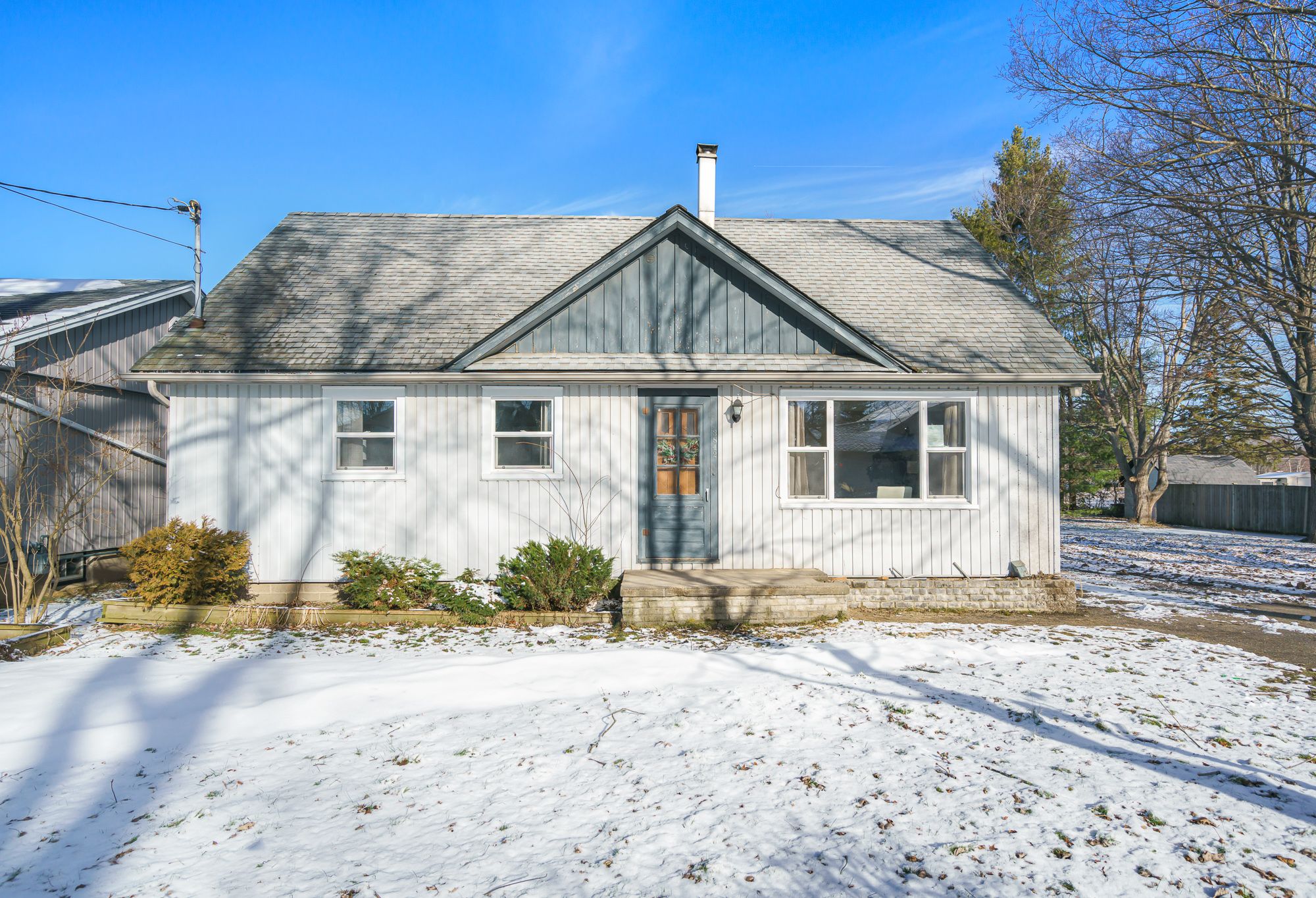 Main Photo: 3842 DISHER Street: Fort Erie House for sale (Niagara)  : MLS®# 40406862