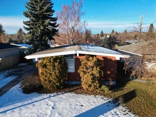 Main Photo: 1631 47 Street SW in Calgary: Westgate Detached for sale : MLS®# A2099317
