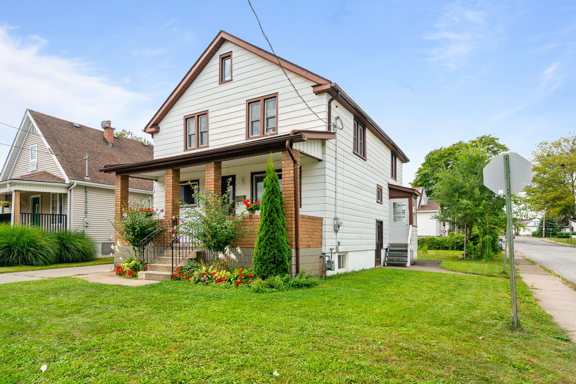 Main Photo: 5739 Temperance Avenue in Niagara Falls: House for sale : MLS®# 40161699	