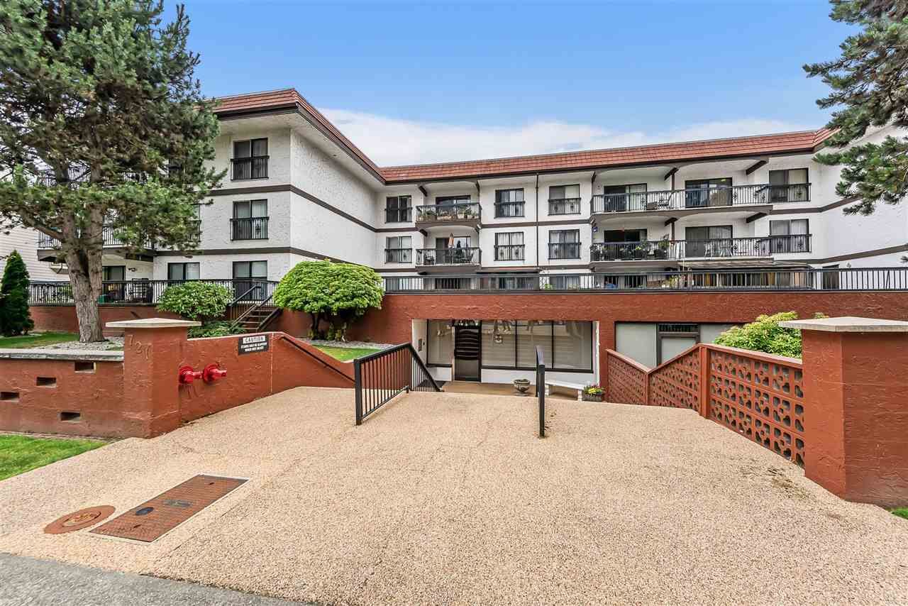Main Photo: 210 721 HAMILTON Street in New Westminster: Uptown NW Condo for sale in "Casa Del Rey" : MLS®# R2406568