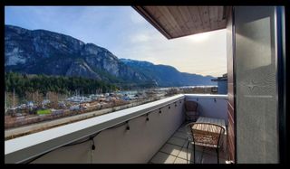 Photo 1: 612 37881 CLEVELAND Avenue in Squamish: Downtown SQ Condo for sale in "DOWNTOWN" : MLS®# R2651948