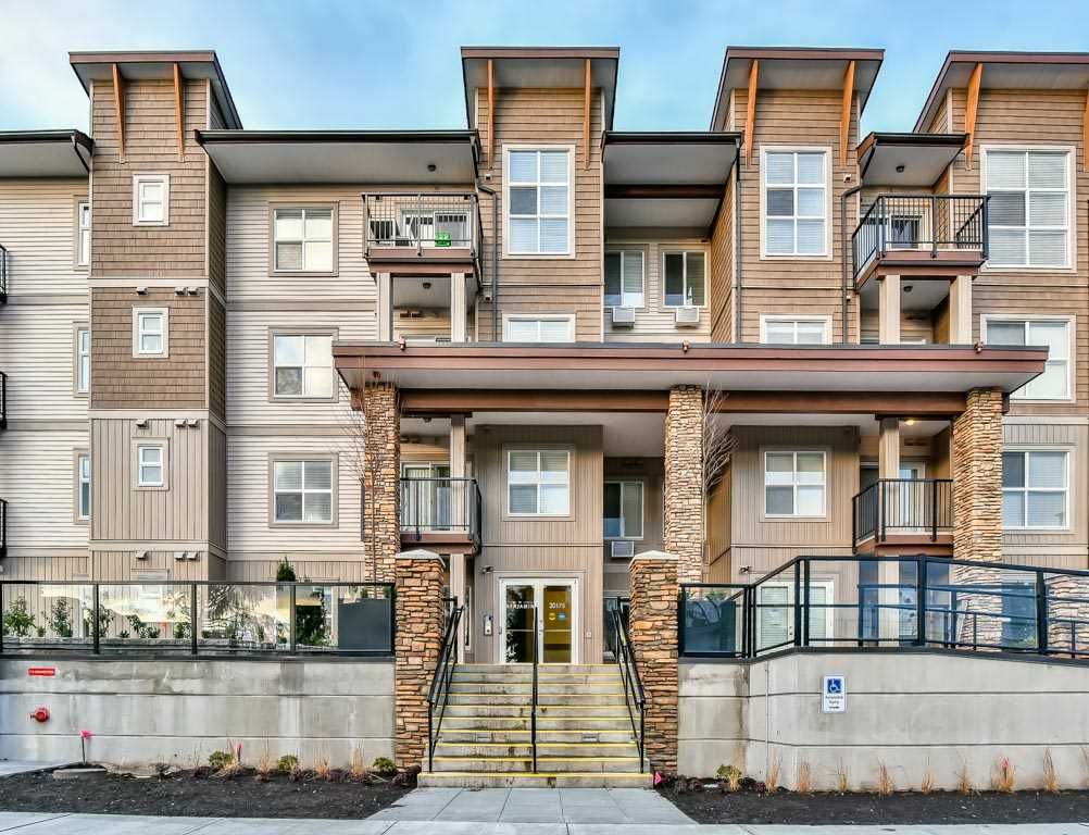 Main Photo: 209 20175 53 Avenue in Langley: Langley City Condo for sale : MLS®# R2226300