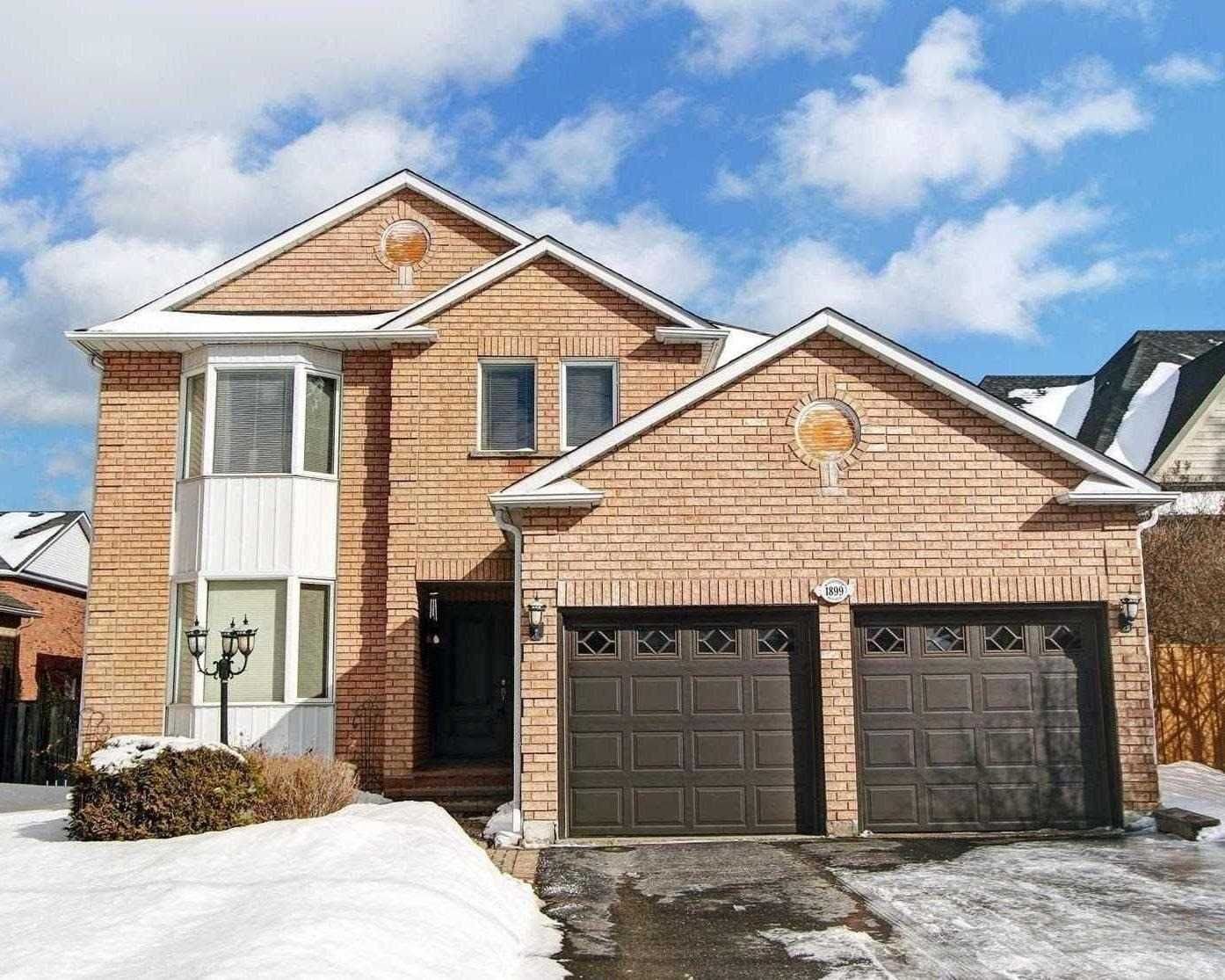 Main Photo: 1899 Woodview Avenue in Pickering: Freehold for sale : MLS®# E4359146