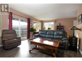 Photo 4: 2121 Miller Street in Lumby: House for sale : MLS®# 10287441