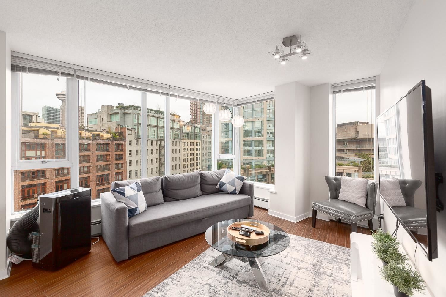 Main Photo: 1003 188 KEEFER Place in Vancouver: Downtown VW Condo for sale in "Espana" (Vancouver West)  : MLS®# R2637503