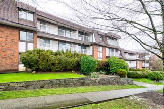 Photo 1: 314 331 KNOX Street in New Westminster: Sapperton Condo for sale in "WESTMOUNT ARMS" : MLS®# R2238098