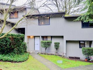 Photo 1: 868 BLACKSTOCK Road in Port Moody: North Shore Pt Moody Townhouse for sale in "WOODSIDE VILLAGE" : MLS®# R2232669