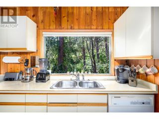 Photo 3: 9736 Cameron Road in Okanagan Landing: House for sale : MLS®# 10307204