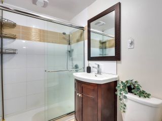 Photo 17: 1 1420 CHESTERFIELD Avenue in North Vancouver: Central Lonsdale Condo for sale in "SUNDALE" : MLS®# R2753160