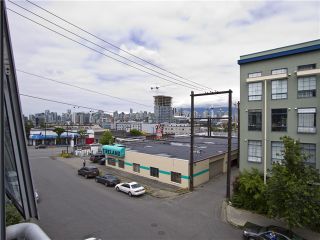 Photo 8: 302 228 E 4TH Avenue in Vancouver: Mount Pleasant VE Condo for sale in "Watershed/Mount Pleasant" (Vancouver East)  : MLS®# V1031865