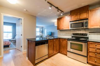 Photo 2: 204 415 E COLUMBIA Street in New Westminster: Sapperton Condo for sale in "SAN MARINO" : MLS®# R2339383