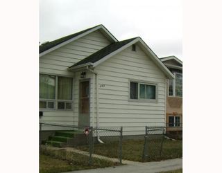Photo 1: 580 BANNERMAN Avenue in WINNIPEG: North End Residential for sale (North West Winnipeg)  : MLS®# 2906157