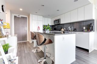Photo 4: 2205 3096 WINDSOR Gate in Coquitlam: New Horizons Condo for sale : MLS®# R2822118