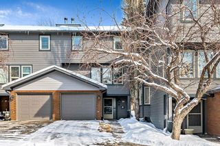 Main Photo: 14 64 Woodacres Crescent SW in Calgary: Woodbine Row/Townhouse for sale : MLS®# A2029921