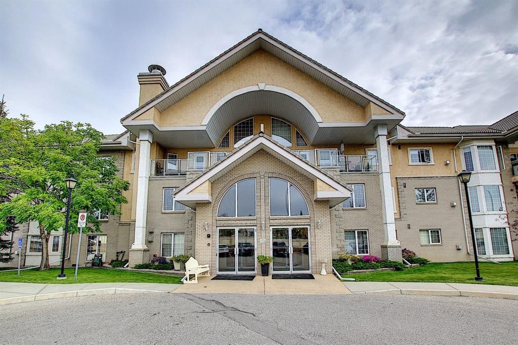 Main Photo: 123 728 Country Hills Road NW in Calgary: Country Hills Apartment for sale : MLS®# A1040222