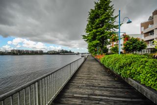 Photo 16: 603 1250 QUAYSIDE Drive in New Westminster: Quay Condo for sale in "THE PROMENADE" : MLS®# R2347094
