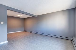 Photo 3: 10 3809 45 Street SW in Calgary: Glenbrook Row/Townhouse for sale : MLS®# A2019821