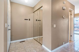 Photo 2: 466 Cannington Close SW in Calgary: Canyon Meadows Row/Townhouse for sale : MLS®# A2005101